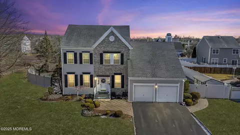 65 Pemberton Pl, Freehold, NJ 07728