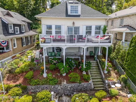 75 Highland Ave, Highlands, NJ 07732