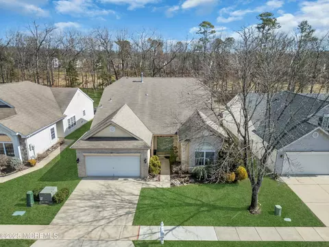 49 Merion Ln, Jackson, NJ 08527