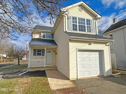 79 Center St, Freehold, NJ 07728