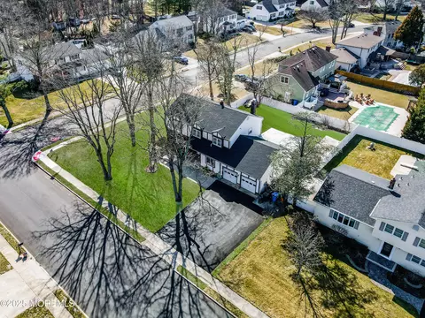 21 N Tunesbrook Dr, Toms River, NJ 08753