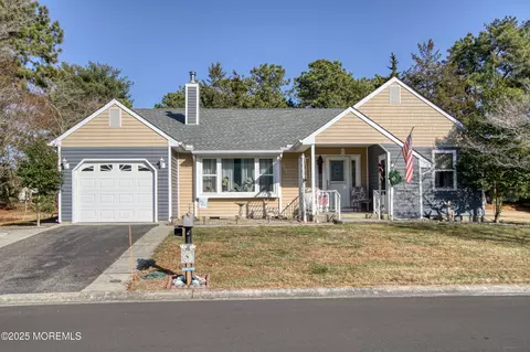 19 Amesbury Rd, Whiting, NJ 08759