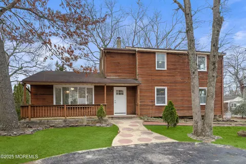 806 Beacon St, Toms River, NJ 08757