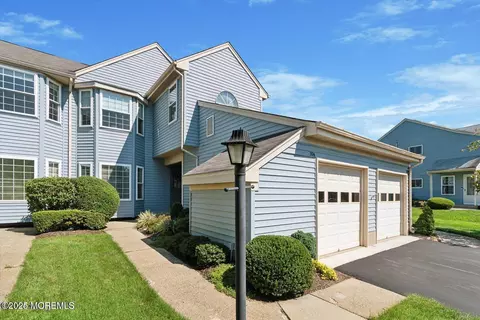 20 A Dorchester Dr, Monroe, NJ 08831
