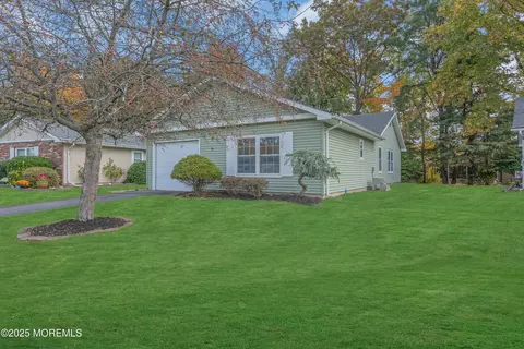 14 Brenner Ct, Brick, NJ 08724