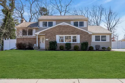 48 Oakside Dr, Toms River, NJ 08755