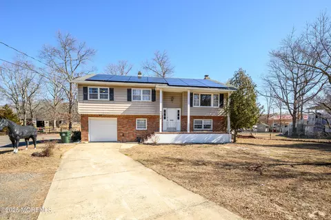 333 Chandler Rd, Jackson, NJ 08527