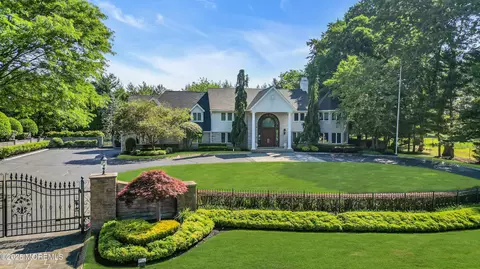 100 Sandalwood Dr, Marlboro, NJ 07746