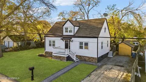 5 Johnson Ter, Keansburg, NJ 07734