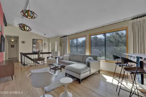 55 Sapphire Ln, Matawan, NJ 07747