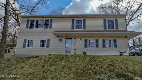 99 Woodside Ave, Newton, NJ 07860