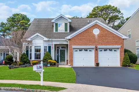15 Amberlands Ct, Lakewood, NJ 08701
