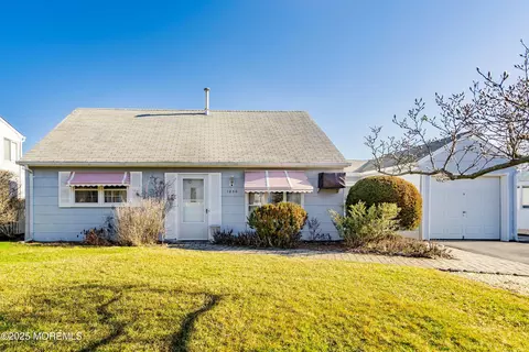 1830 Merrimac Dr, Toms River, NJ 08753