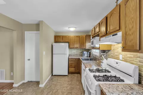 Kitchen - 49 Primrose Ln, Brick, NJ 08724 photo 2 of 4