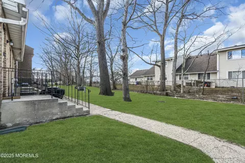 Exterior - 49 Primrose Ln, Brick, NJ 08724 photo 6 of 7