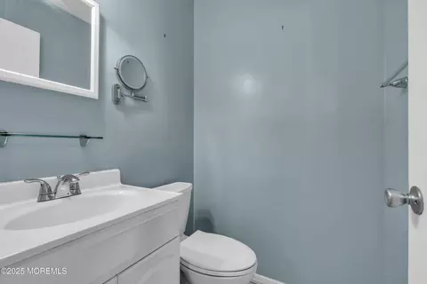 Bath - 49 Primrose Ln, Brick, NJ 08724 photo 1 of 2