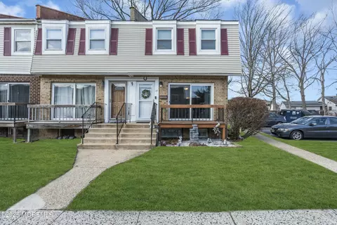 49 Primrose Ln, Brick, NJ 08724