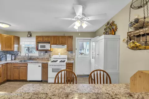 Kitchen - 49 Primrose Ln, Brick, NJ 08724 photo 1 of 4