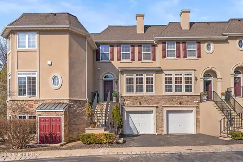 30 W Aspen Way, Aberdeen, NJ 07747