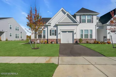 46 Aqueduct Blvd, Plumsted, NJ 08533