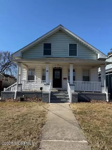 10 Stokes St, Freehold, NJ 07728