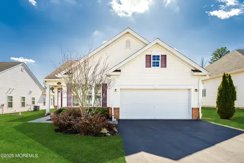 47 Honeysuckle Dr, Manahawkin, NJ 08050
