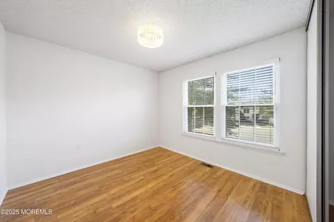 Bedroom - 140 Aster Ct, Jackson, NJ 08527 photo 3 of 4