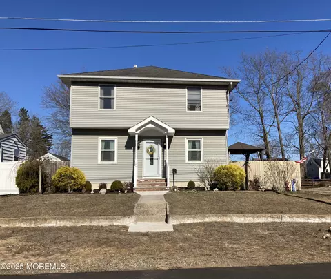 23 Robert St, Spotswood, NJ 08884