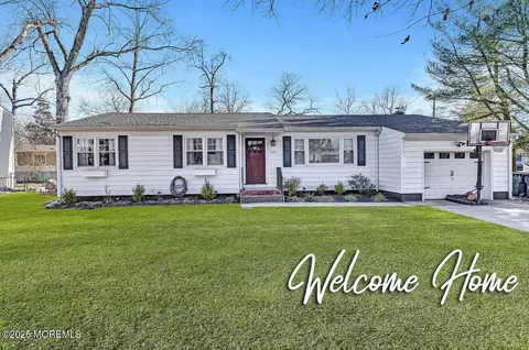 606 Carol Ave, Oakhurst, NJ 07755