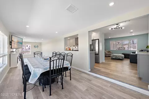 Dining - 13 Bayview Dr, Waretown, NJ 08758 photo 4 of 6