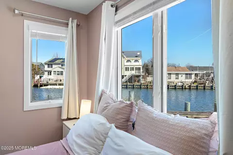 Bedroom - 13 Bayview Dr, Waretown, NJ 08758 photo 4 of 8