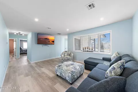 Living - 13 Bayview Dr, Waretown, NJ 08758 photo 1 of 3