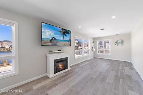 Living - 13 Bayview Dr, Waretown, NJ 08758 photo 3 of 3