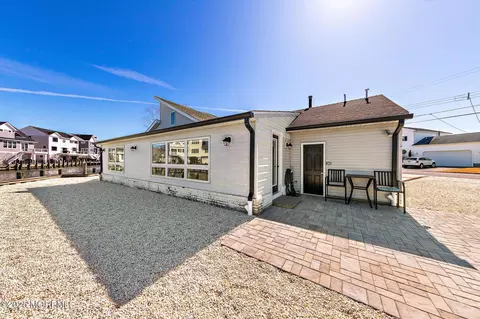 Exterior - 13 Bayview Dr, Waretown, NJ 08758 photo 10 of 13