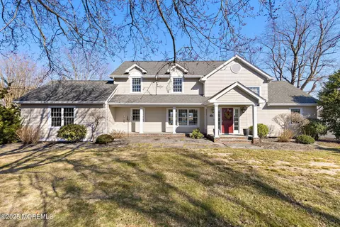 27 Wardell Cir, Oceanport, NJ 07757