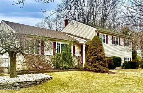 1 Merrick Ct, Middletown, NJ 07748