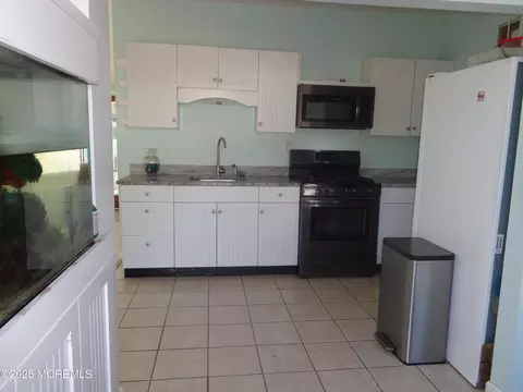 6 Spruce St, Waretown, NJ 08758 photo 5