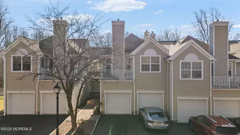 74 Springholm Dr, Berkeley Heights, NJ 07922