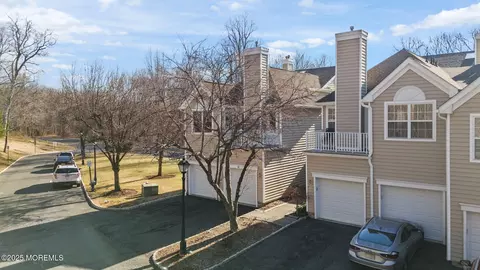 74 Springholm Dr, Berkeley Heights, NJ 07922 photo 2