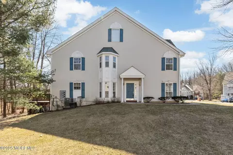 29 Painted Wagon Rd #90, Holmdel, NJ 07733