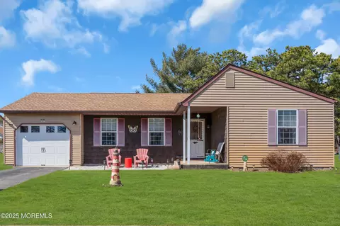 12 Amherst Rd #64, Whiting, NJ 08759