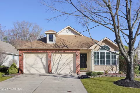 2334 Agincourt Rd, Toms River, NJ 08755
