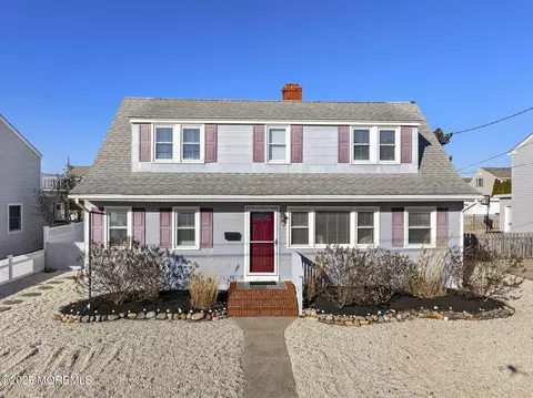 119 E Hollybanks Ln, Long Beach Township, NJ 08008