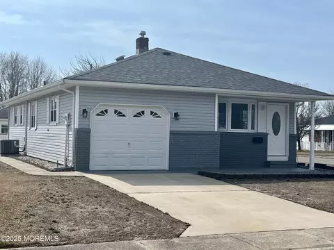 235 Fort De France Ave, Toms River, NJ 08757