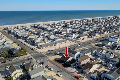 100 Haddonfield Ave, Lavallette, NJ 08735