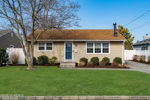 1327 Sunrise Ave, Point Pleasant, NJ 08742