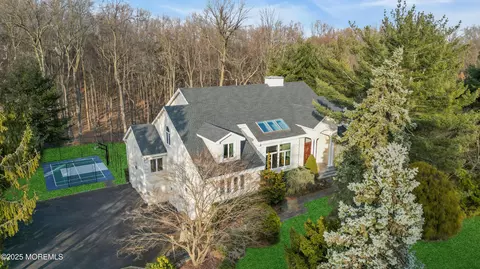 40 Takolusa Dr, Holmdel, NJ 07733