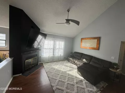 Living - 609 Sequoia Ct, Jackson, NJ 08527 photo 1 of 2