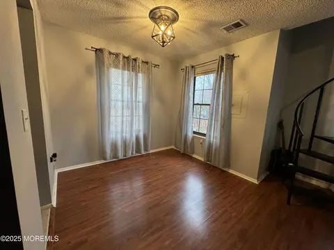Living - 609 Sequoia Ct, Jackson, NJ 08527 photo 2 of 2