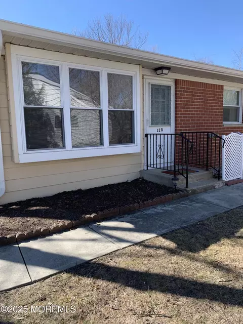 12 Constitution Blvd # B, Whiting, NJ 08759